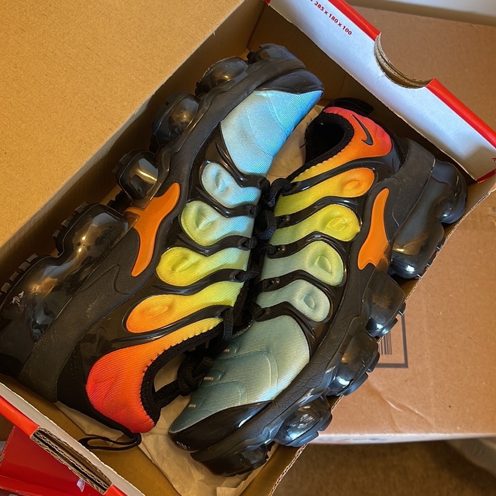 Nike Vapormax NO I WILL NOT ACCEPT ANY OFFERS LOWER THAN WHATS POSTED. - Picture 6 of 11